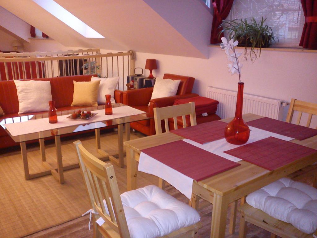 Patak28 Apartmanok Sopron Rum bild